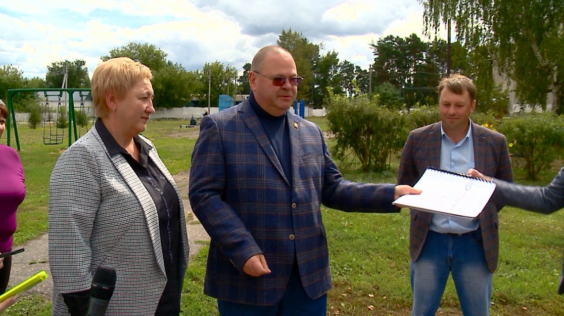 Губернатор Олег Мельниченко с рабочим визитом посетил районы области