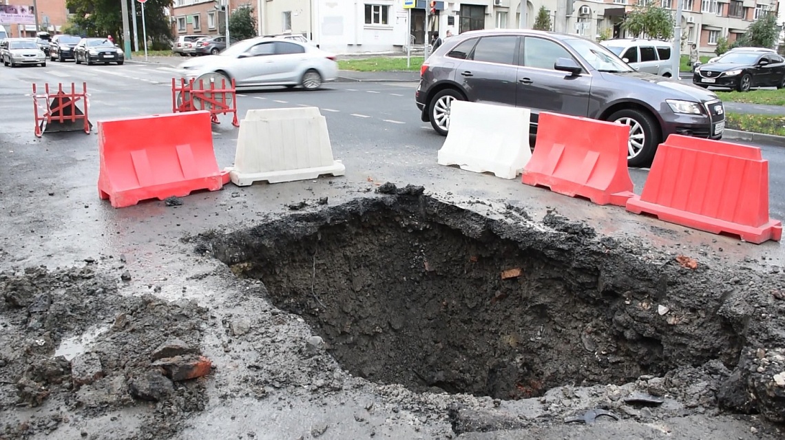 В Пензе на перекрестке улиц Пушкина и Ставского произошла коммунальная авария