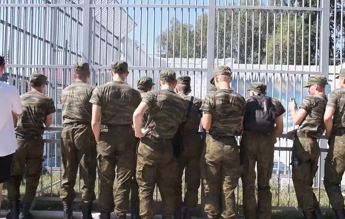 В Пензе участники военно-патриотических сборов «Гвардеец» посетили зоопарк и ТЮЗ