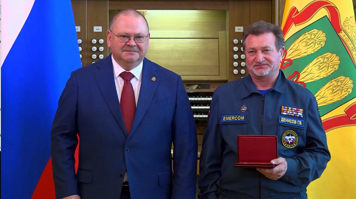 В день юбилея Пензенской области губернатор Олег Мельниченко наградил лучших представителей профессий