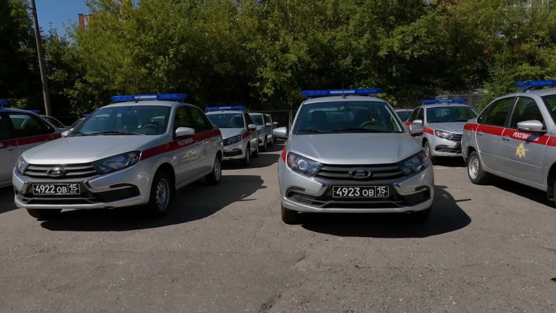 В Пензе сотрудники Росгвардии получили новые автомобили