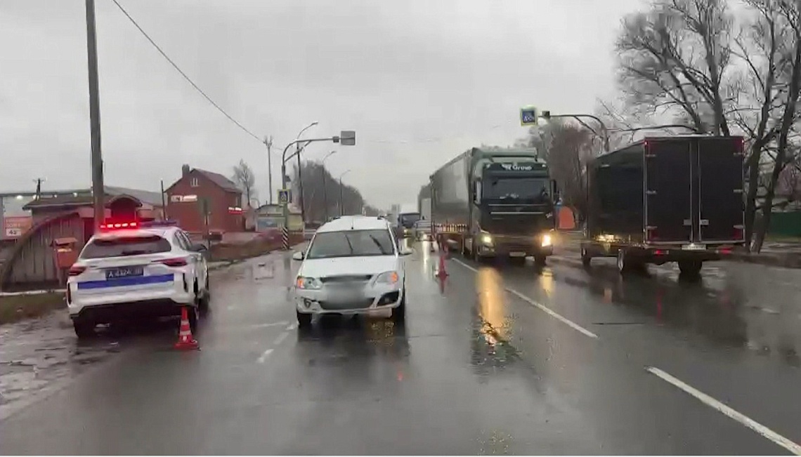 В Чемодановке под колеса автомобиля попала школьница
