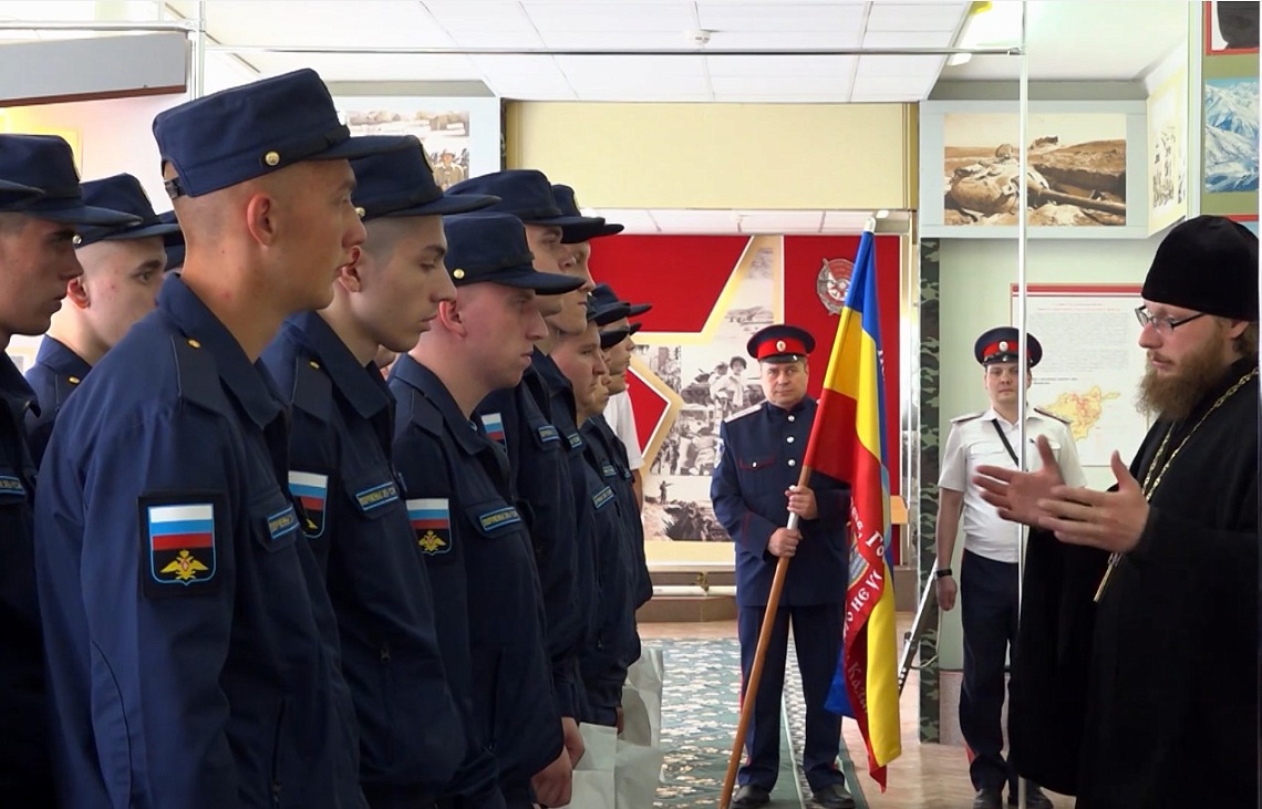 В Пензе в торжественной обстановке проводили служить в армию казаков