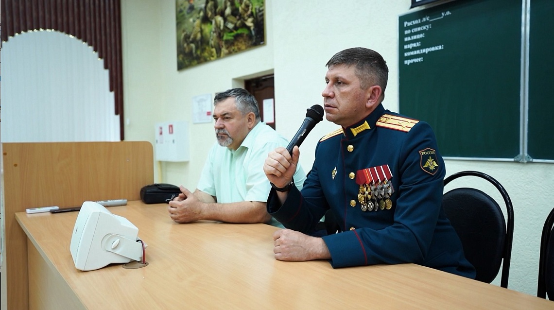 В Пензу приехал слушатель Военной академии Генерального штаба ВС РФ Александр Тихонов
